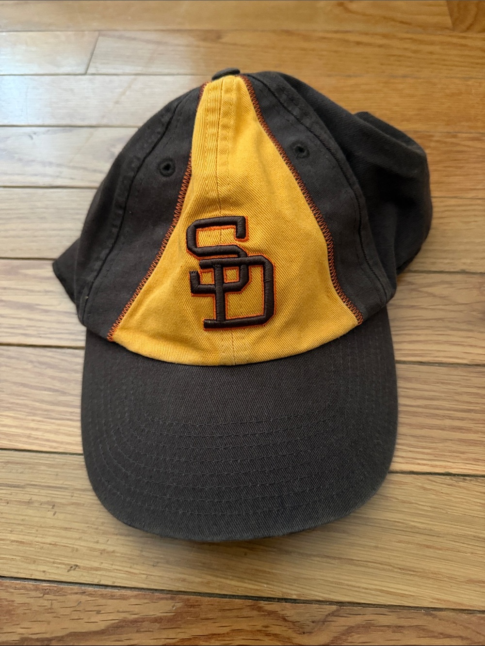 47 Brand Vintage San Diego Padres MLB Panel Baseball Cap with Embroidered logo